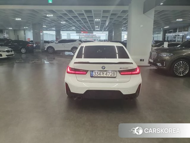 BMW 3 Series (G20) 2023 Белый из Кореи, фото 4