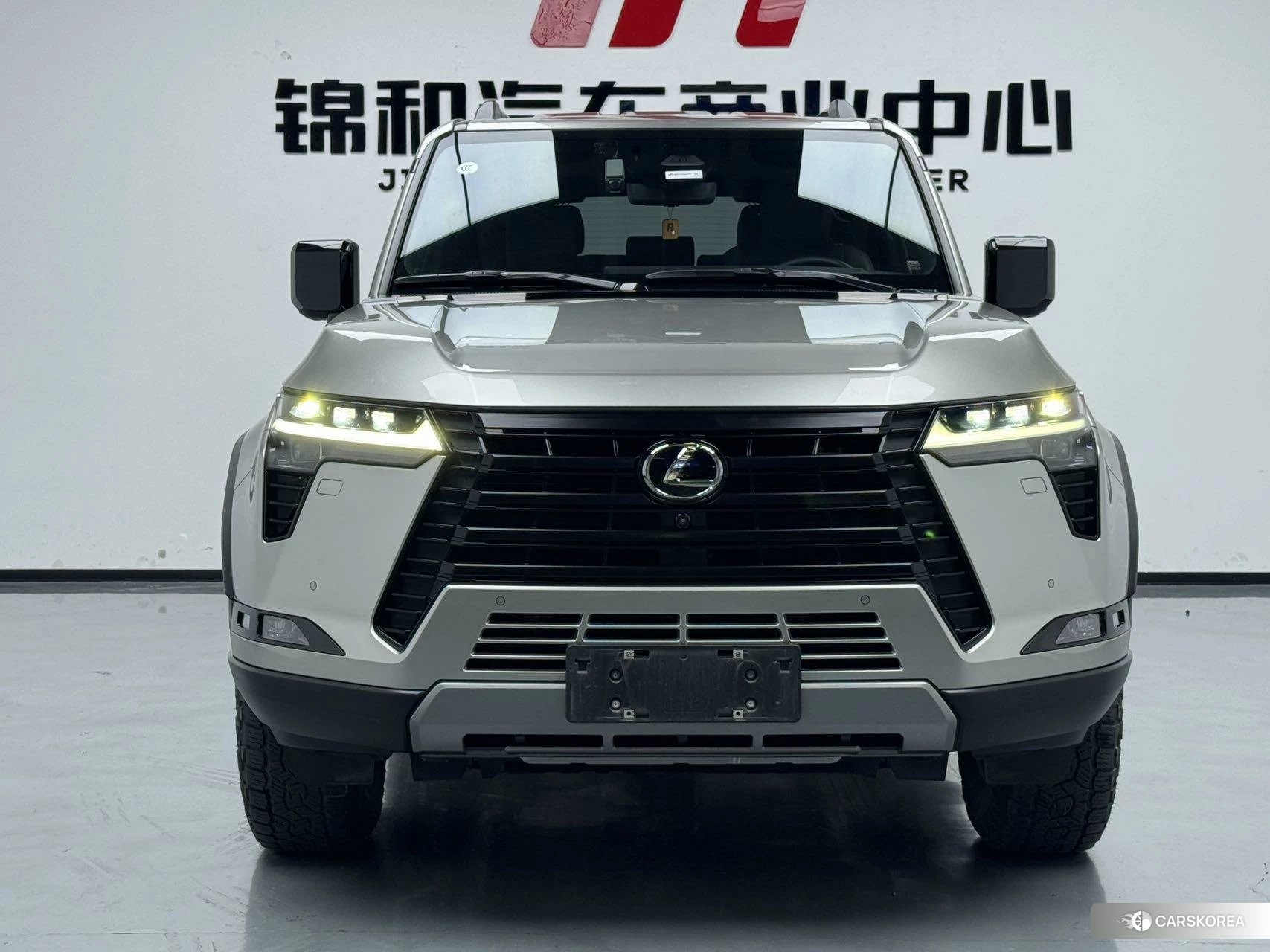 Lexus GX 2024 Серебристо-серый из Китая, фото 4