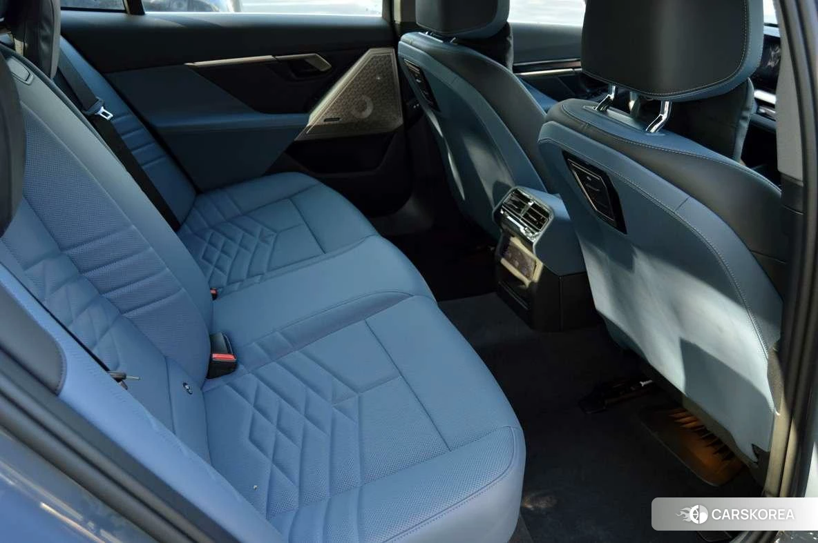 BMW 5 series 2024 Синий из Китая, фото 6