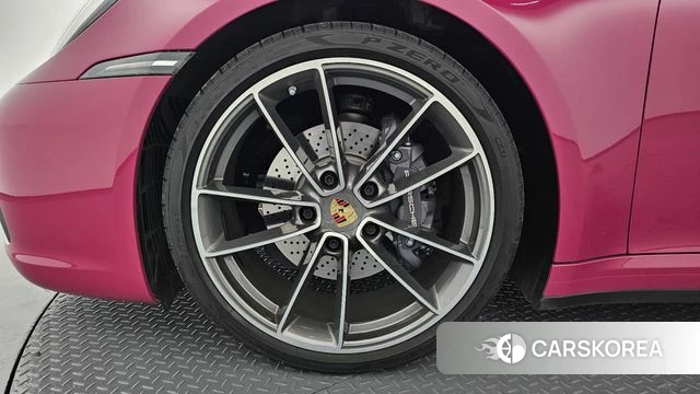 Porsche 911(992) id 4230282 из Кореи 30