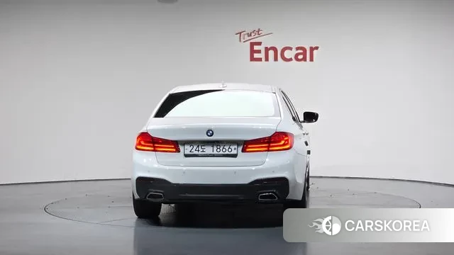 BMW 5 Series (G30) id 3357171 из Кореи 14