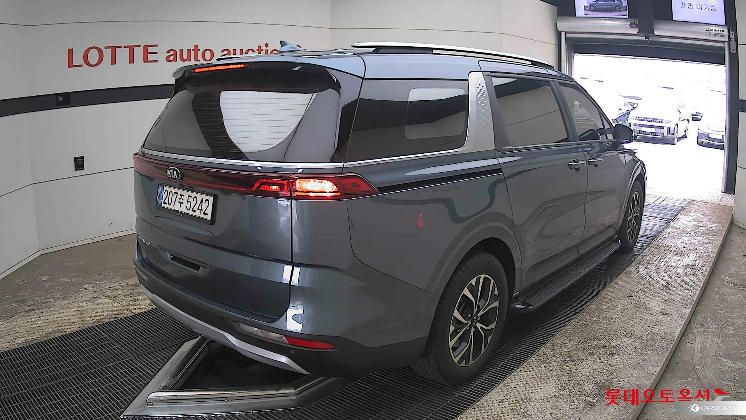 Kia Carnival id 3875723 из Кореи 32