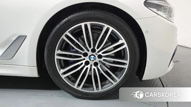 BMW 5 Series (G30) id 4683759 из Кореи 26
