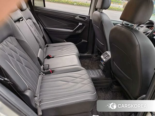 Volkswagen Tiguan L 2022 Шампань из Китая, фото 4
