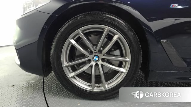 BMW 5 Series (G30) id 3867537 из Кореи 14