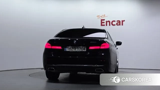 BMW 5 Series (G30) id 3053170 из Кореи 14