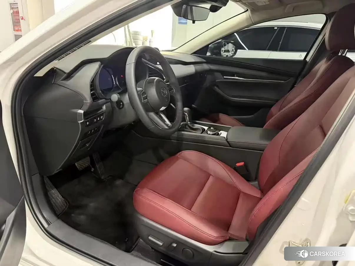 Mazda 3 2024 Белый из Китая, фото 5