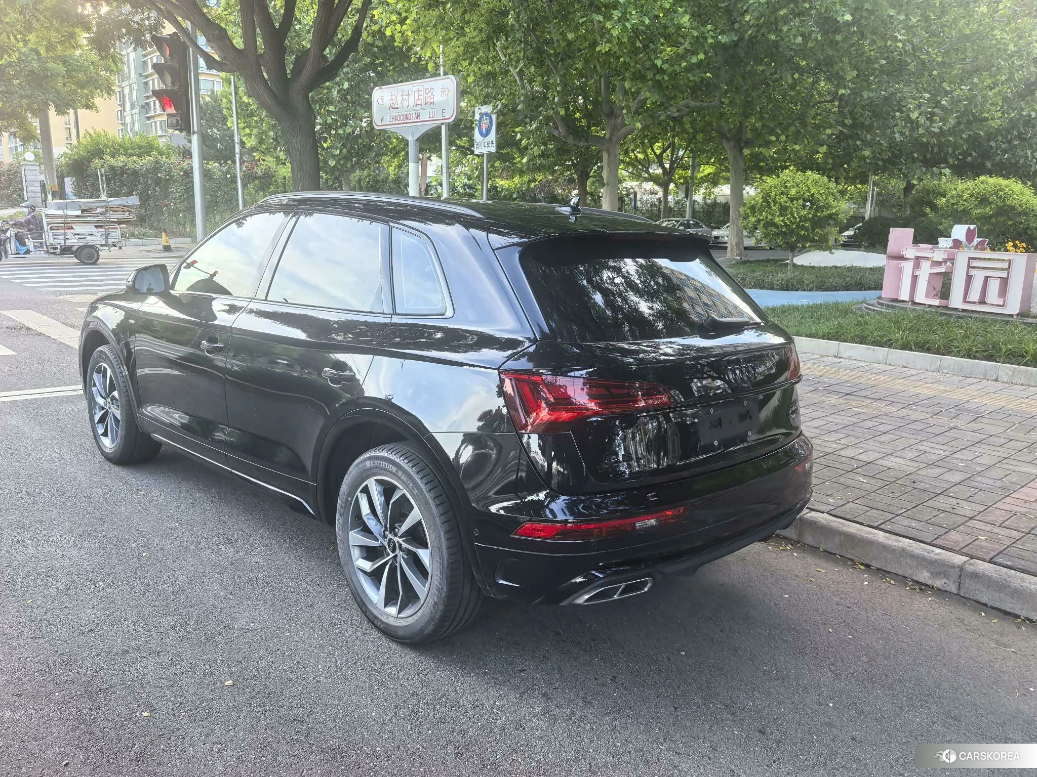 Audi Q5L id 4498550 из Китая 10