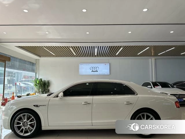 Bentley Flying 2018 Белый из Китая, фото 4