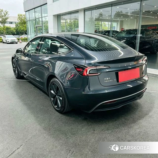 Tesla Model 3 2025 Темно-серый из Китая, фото 4