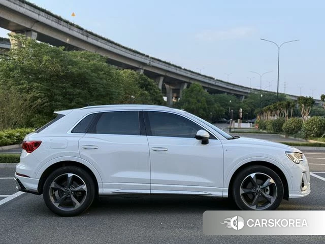 Audi Q3 2023 Белый из Китая, фото 4
