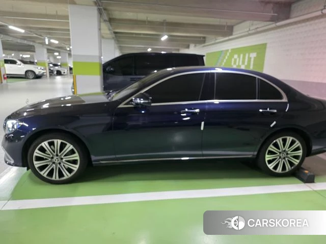 Mercedes-Benz E-Class W213 2023 Синий из Кореи, фото 4
