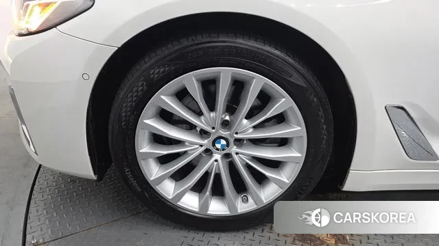 BMW 5 Series (G30) id 3778275 из Кореи 14