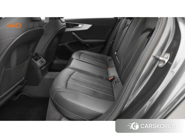 Audi A4L 2022 Темно-серый из Китая, фото 4