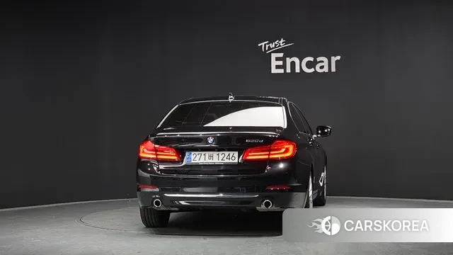 BMW 5 Series (G30) id 3489056 из Кореи 14