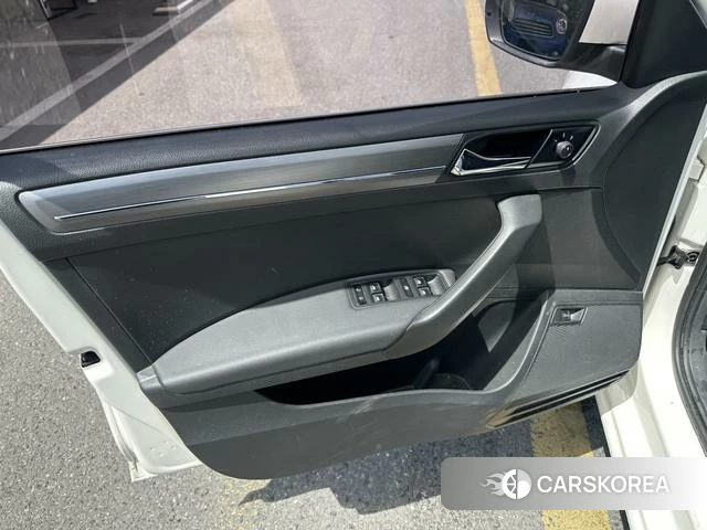 Volkswagen Santana id 4336114 из Китая 8