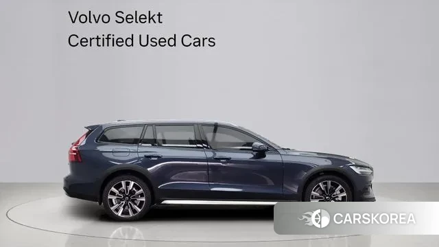 Volvo V60 Cross-Country 2nd Generation 2024 Синий из Кореи, фото 5