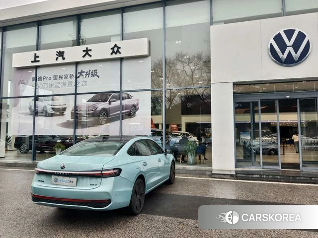 Volkswagen Passat 2024 Синий из Китая, фото 5