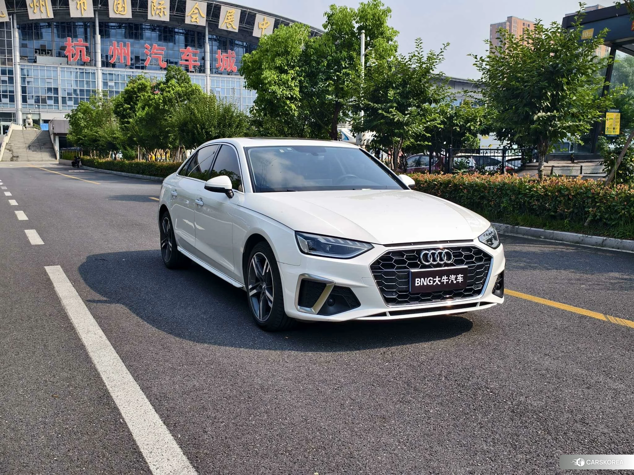 Audi A4L id 4510765 из Китая 9