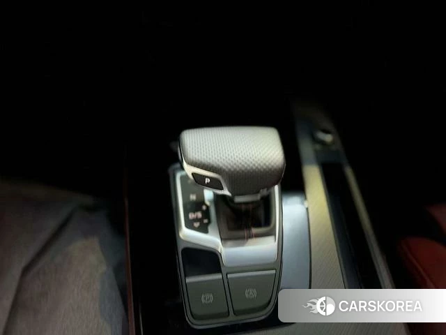 Audi Q5L id 4278668 из Китая 7