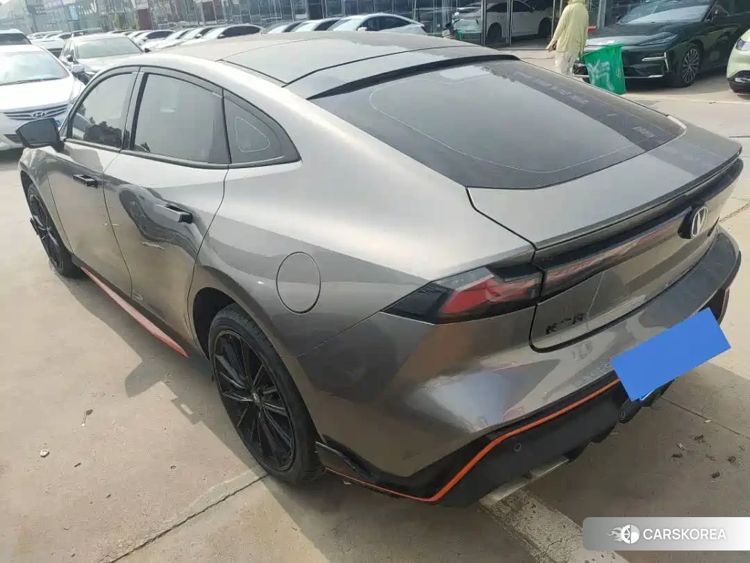 Chang'an UNI-V 2024 Silver/gray из Китая, фото 4