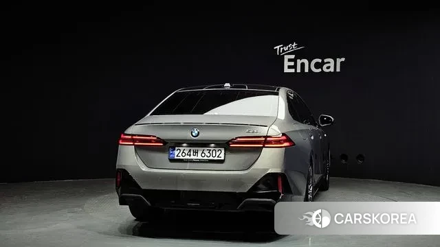 BMW 5 Series (G60) id 3393765 из Кореи 14