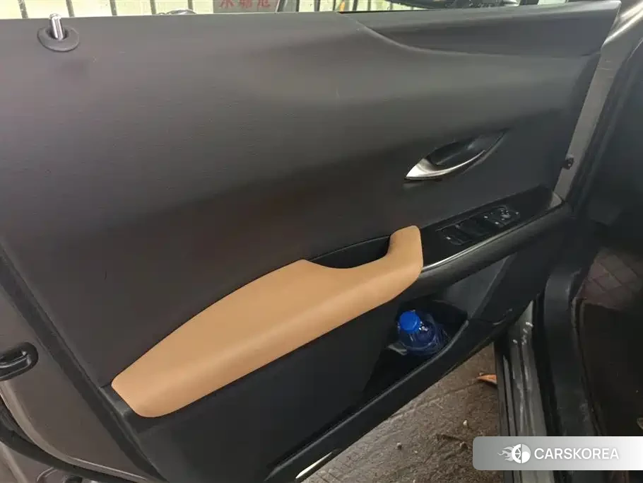 Lexus UX id 4514235 из Китая 10
