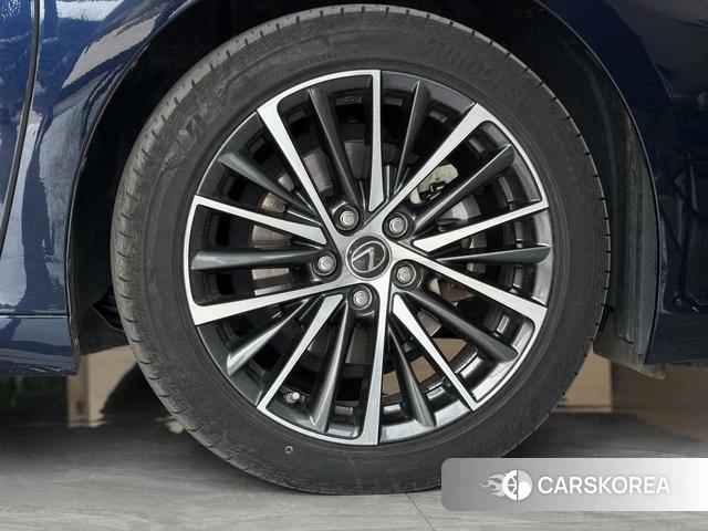 Lexus ES id 4262174 из Китая 15