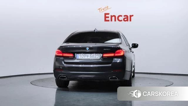 BMW 5 Series (G30) id 4195342 из Кореи 14