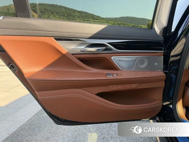 BMW 7 series 2021 Черный из Китая, фото 6