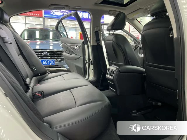 Infiniti Q50L id 4209384 из Китая 8