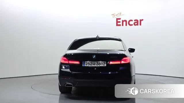 BMW 5 Series (G30) id 3294771 из Кореи 14