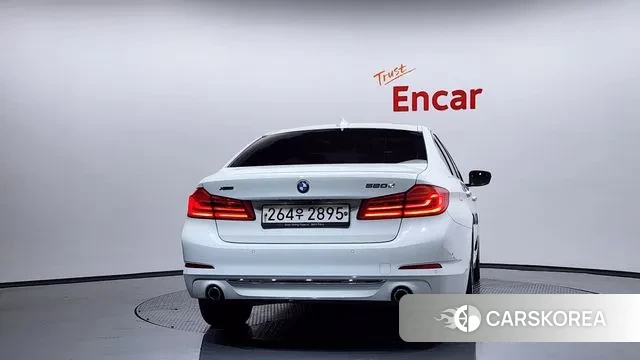 BMW 5 Series (G30) id 3363153 из Кореи 14