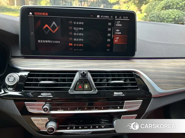 BMW 5 series 2023 Черный из Китая, фото 5