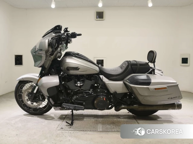 Проданный Harley-Davidson Street Glide FLHXSE1980CVO 2023 из Японии, фото 2