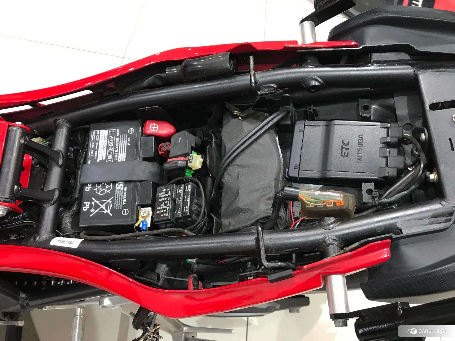 Проданный Honda CBR650F id 4184821 из Японии, фото 10