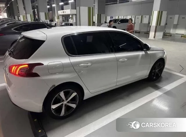 Peugeot 308 second generation 2018 Белый из Кореи, фото 4