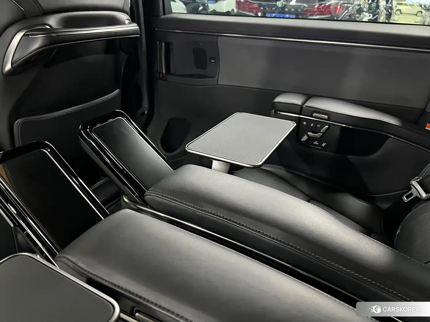 Lexus LM id 4664431 из Китая 21