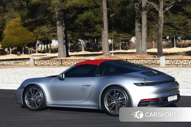 Porsche 911(992) id 3668995 из Кореи 14