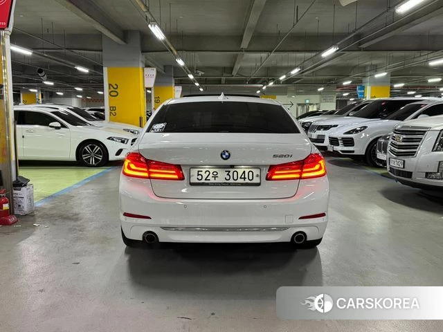 BMW 5 Series (G30) id 3853367 из Кореи 14