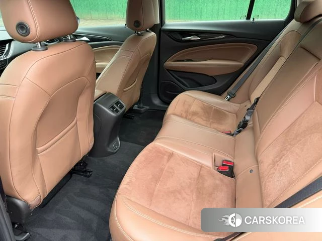 Buick Regal 2019 Темно-серый из Китая, фото 4