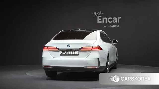 BMW 5 Series (G60) id 3711564 из Кореи 14