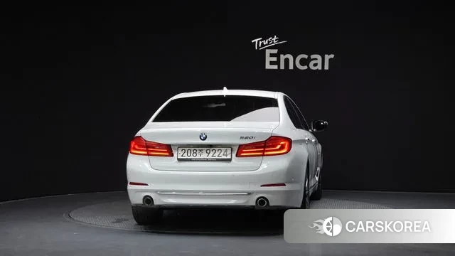 BMW 5 Series (G30) id 2941474 из Кореи 14