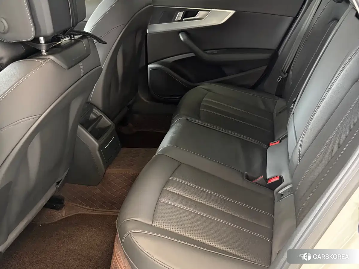 Audi A4L id 4576553 из Китая 8