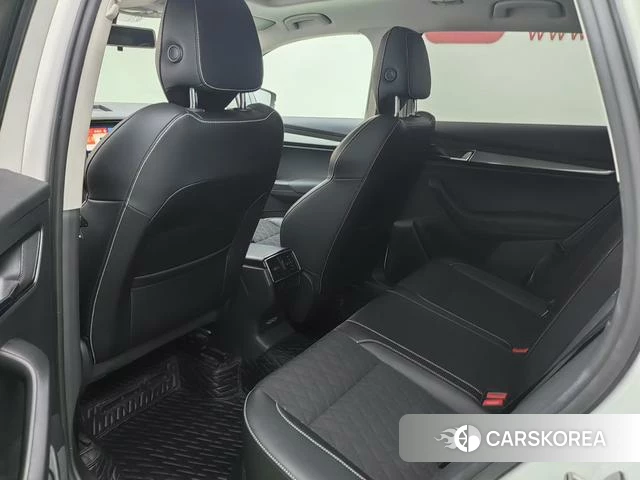 Skoda Krok 2021 Белый из Китая, фото 4