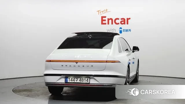 Hyundai Grandeur (GN7) id 3027018 из Кореи 14