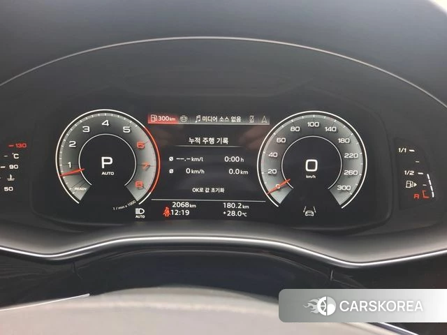 Audi Q8 (4M) 2026 Черный из Кореи, фото 4