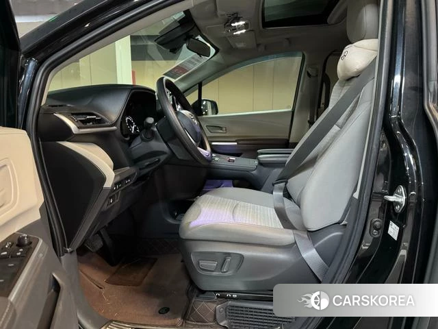 Toyota Saina 2024 Черный из Китая, фото 4
