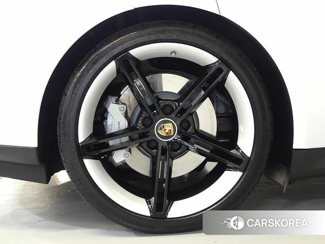 Porsche Taycan id 4442752 из Кореи 14