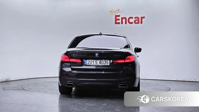 BMW 5 Series (G30) id 4389416 из Кореи 24